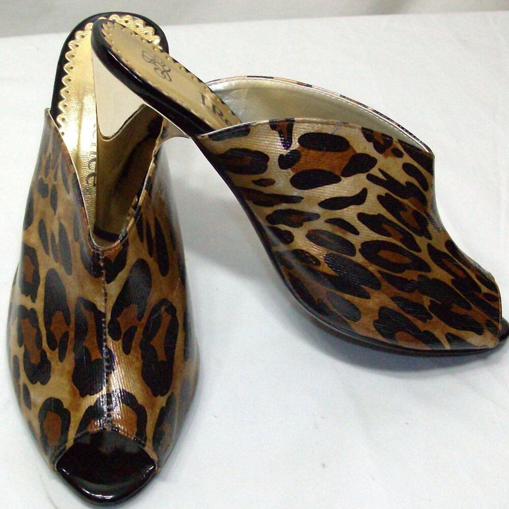 J.Renee' Mindi AFBBL Animal Print Peep Toe Slide on Mule.  Leopard Size 8M